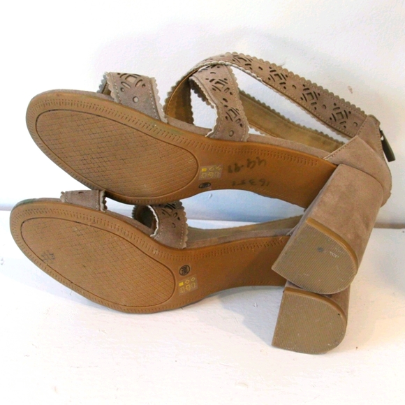 Chunky Heel - Picture 7 of 7